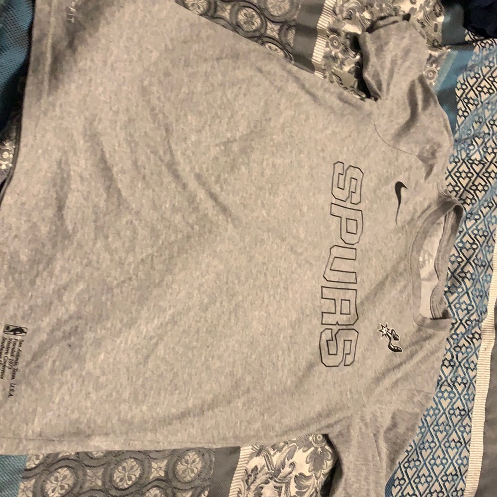 Nike Spurs shirt